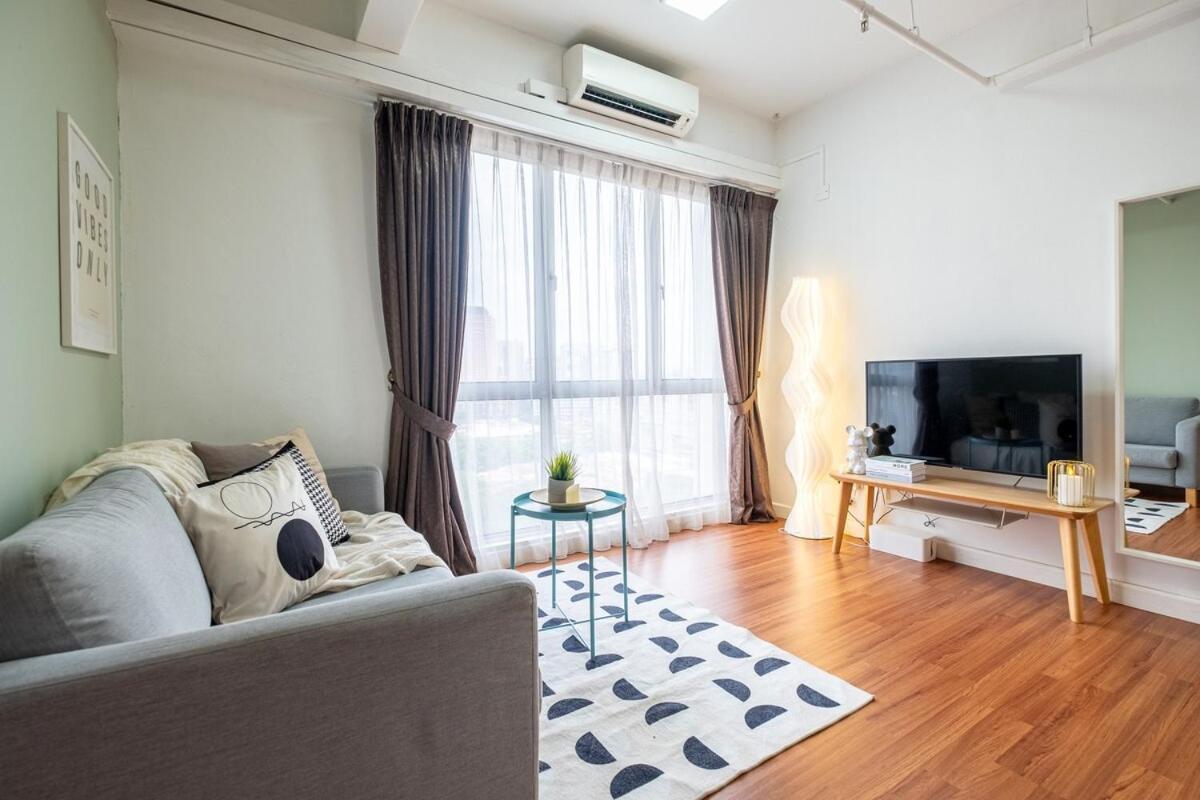 Apartment Menara Arina Uniti 3km To Klcc 2br 4pax Mini *